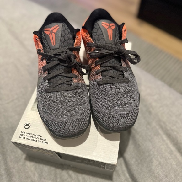 Kobe XI Elite Easter men’s size 8. Worn 1 time. - Picture 2 of 6
